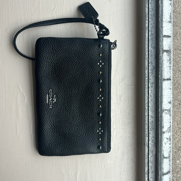 Black Coach Wristlet New with original Box - Picture 3 of 13